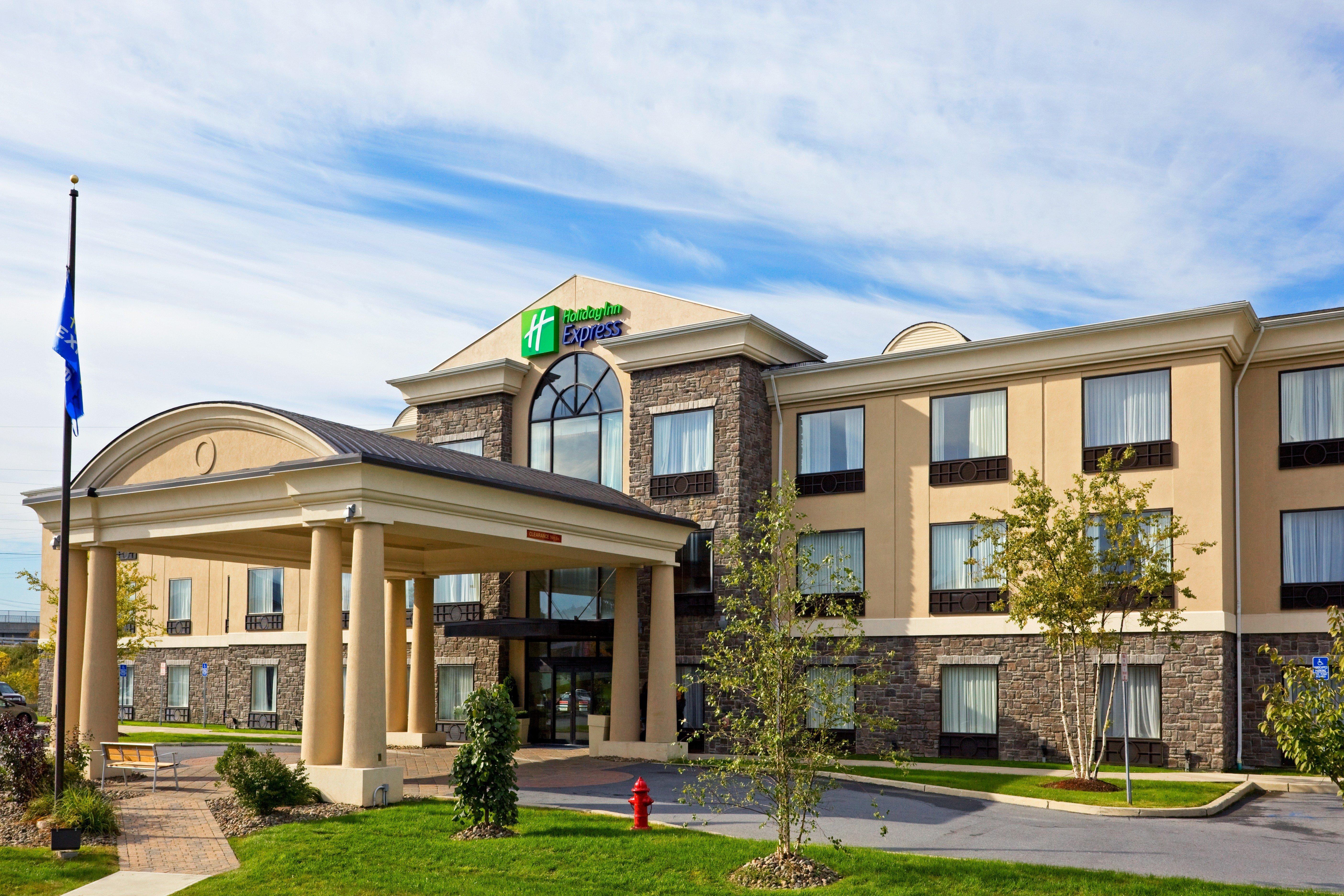 Holiday Inn Express Hotel & Suites Chester, An Ihg Hotel Exterior foto